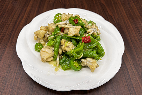 bullfrog with green pepper 青椒牛蛙 <img title='Spicy & Hot' align='absmiddle' src='/css/spicy.png' />
